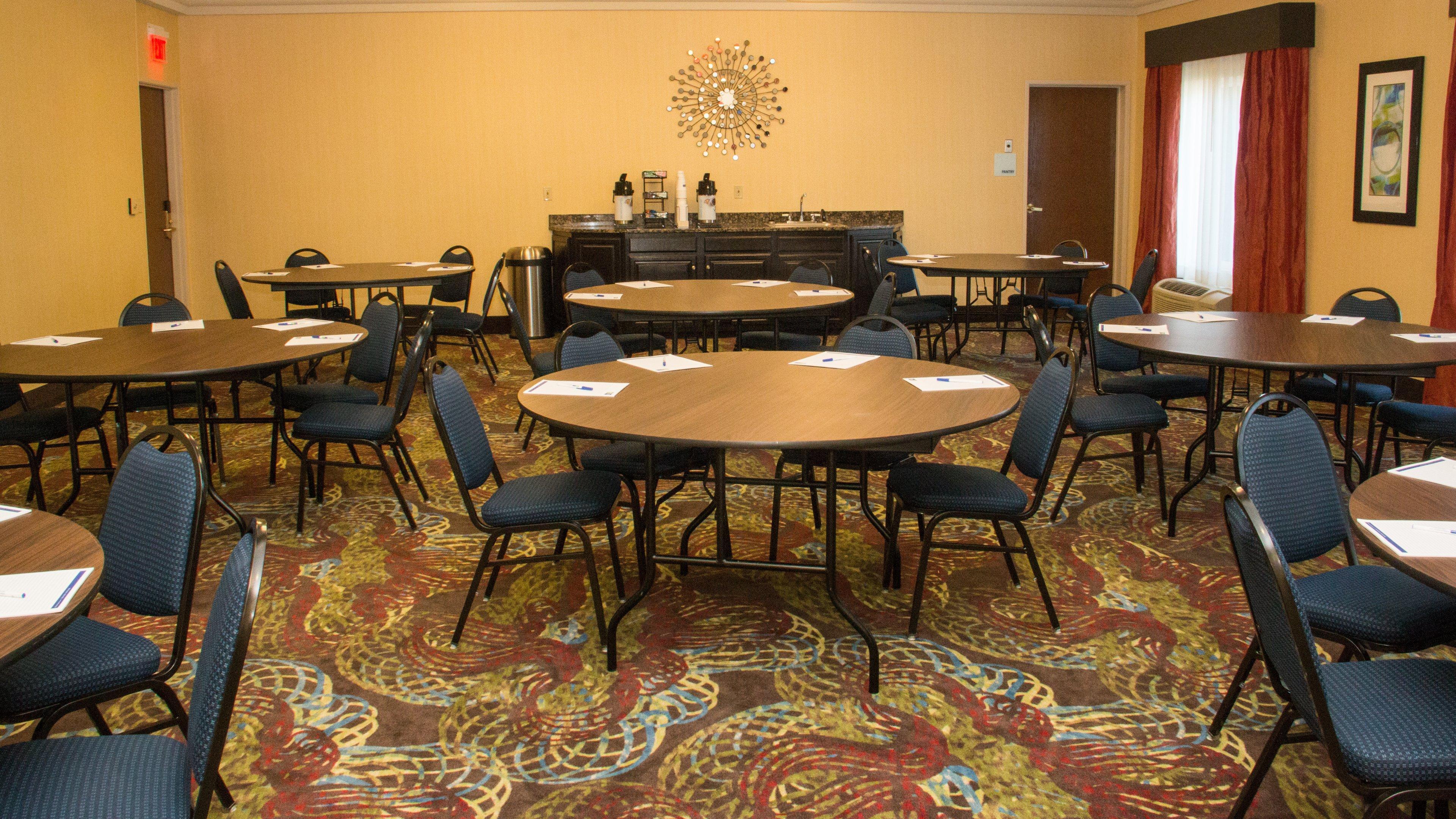 Holiday Inn Express Hotel & Suites Saginaw By Ihg Exterior foto