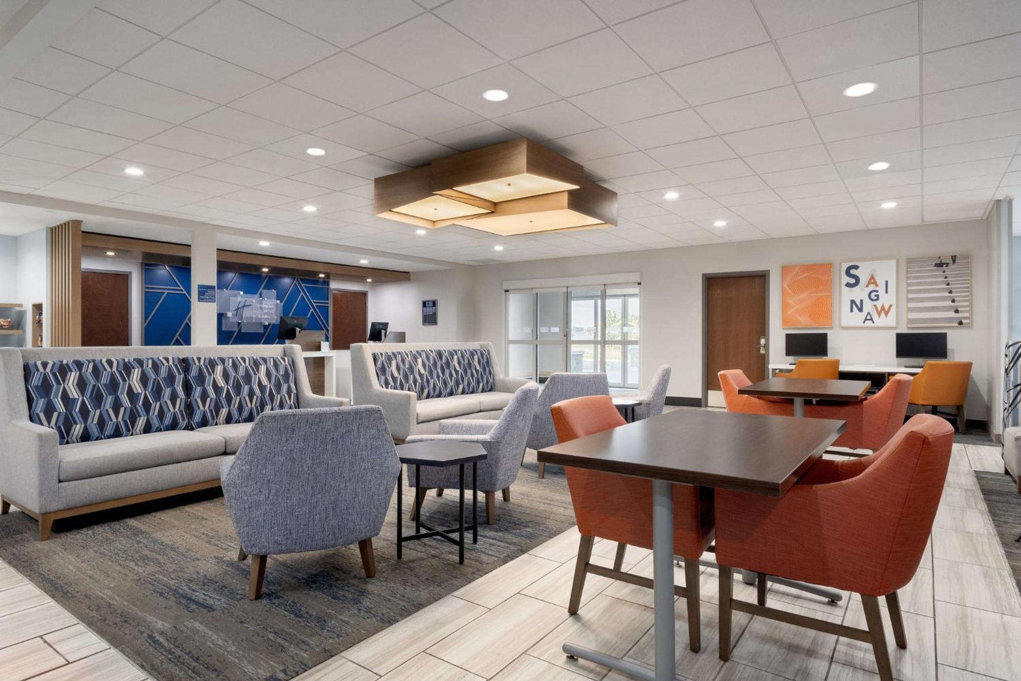 Holiday Inn Express Hotel & Suites Saginaw By Ihg Exterior foto