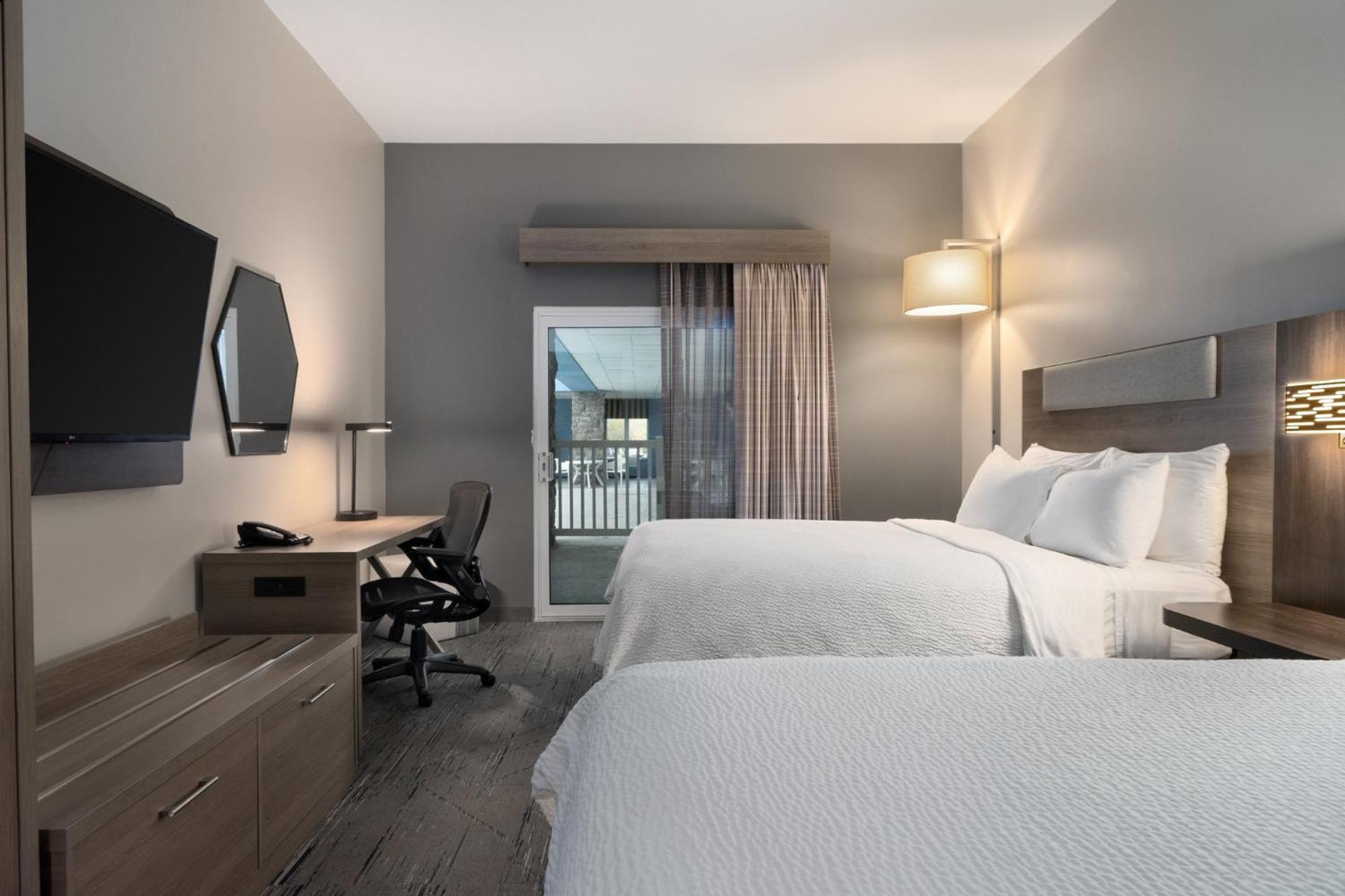 Holiday Inn Express Hotel & Suites Saginaw By Ihg Exterior foto