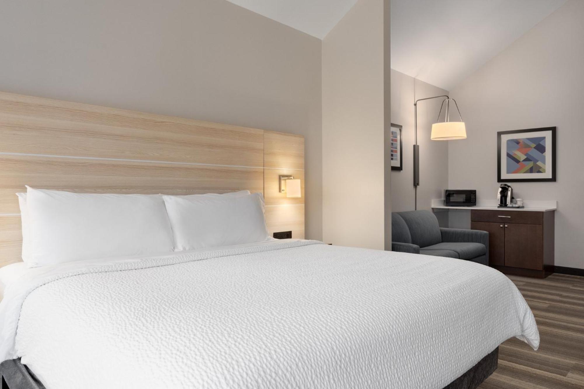 Holiday Inn Express Hotel & Suites Saginaw By Ihg Exterior foto